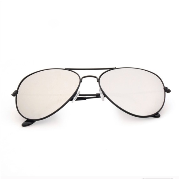 Last Pair!✨ Black Frame Aviator Mirror Sunglasses - Picture 4 of 5